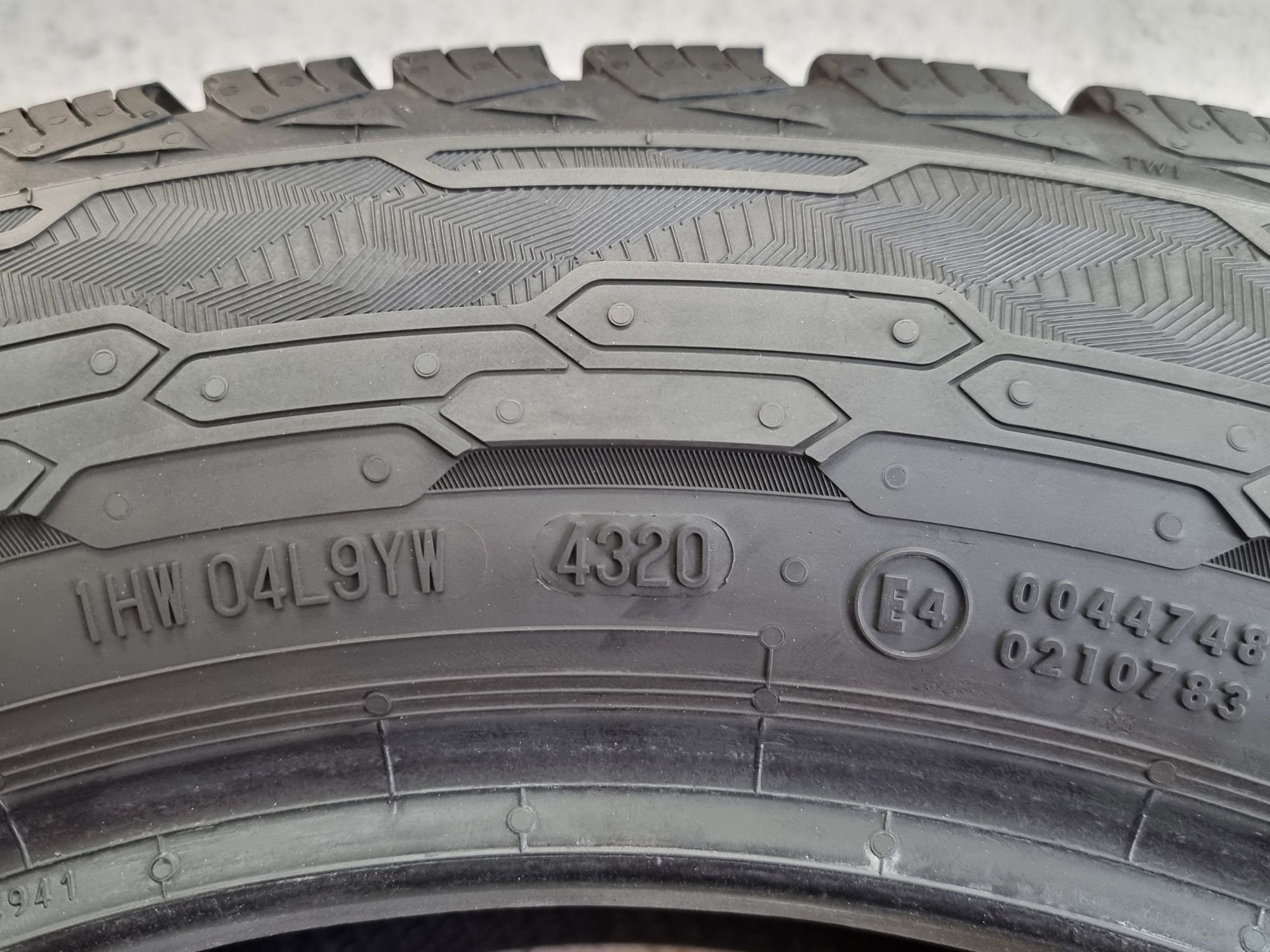 215/60/17 C Uniroyal 4броя: 450лв 9мм