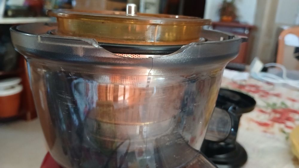 Сокоизтисквачка за плодове и зеленчуци Kuings  модел 950 SC.