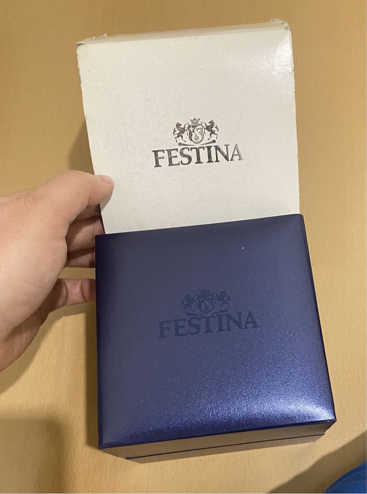 Часовник Festina