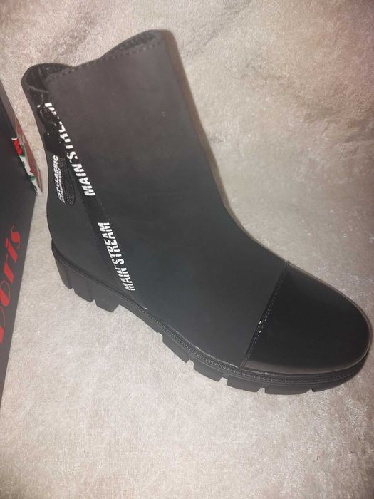 Дамски боти от набук и лак нови-номер 37