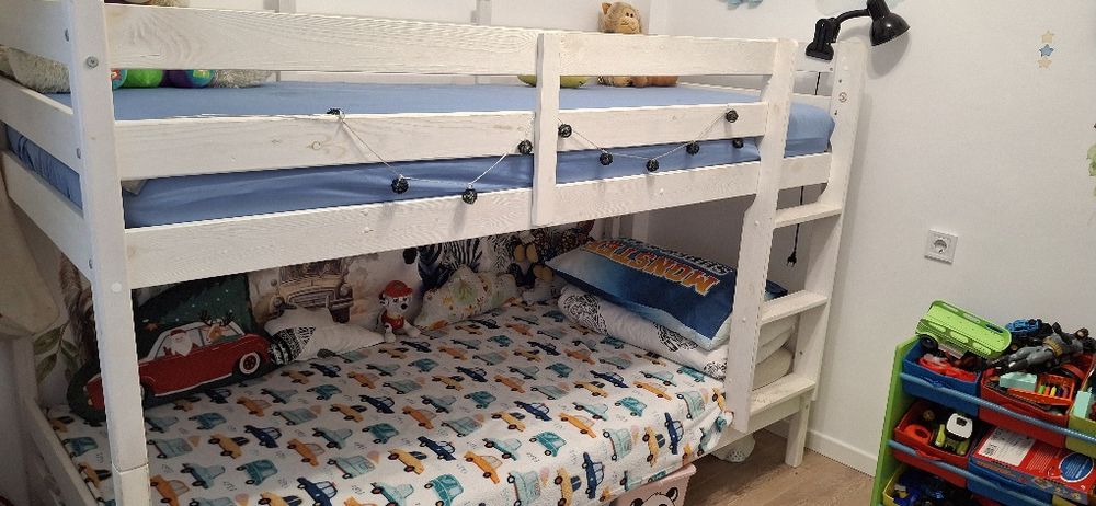 Vând mobilier ptr copii