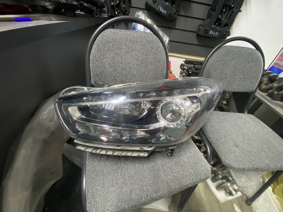 Hyundai i40 передняя левая фара с 15-19 год