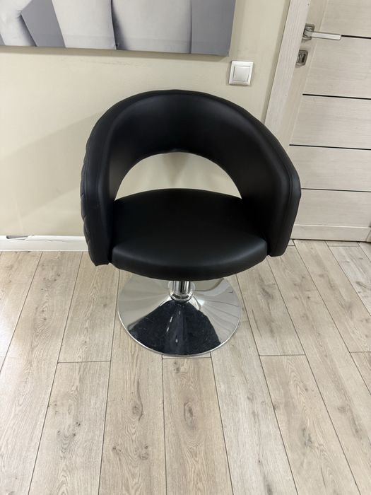 Кресло для парикмахера и визажиста