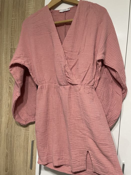 Розова рокля Reserved