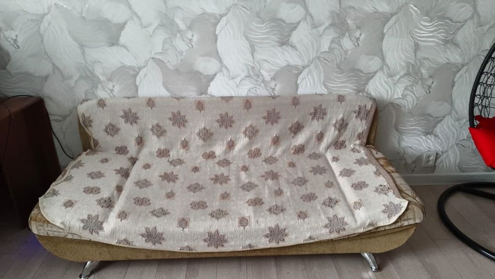 Продам диван в хорошем состоянии