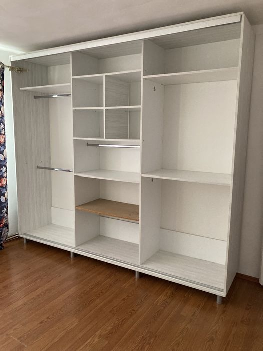 Vand dulap usi culisante