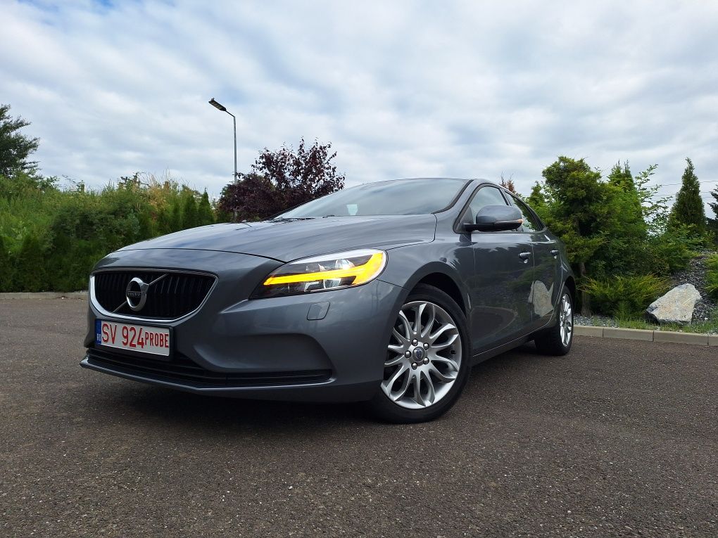 Volvo V40/2017/ Full Led Tehnologi/Navigație/Senzori/Un singur proprie