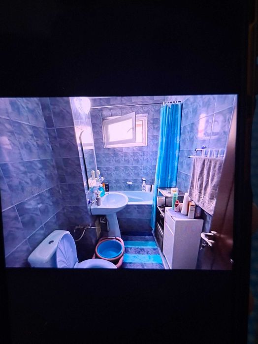 Apart 3camere,situat in A uri,78mp.Rog agentiile sa nu ma contacteze