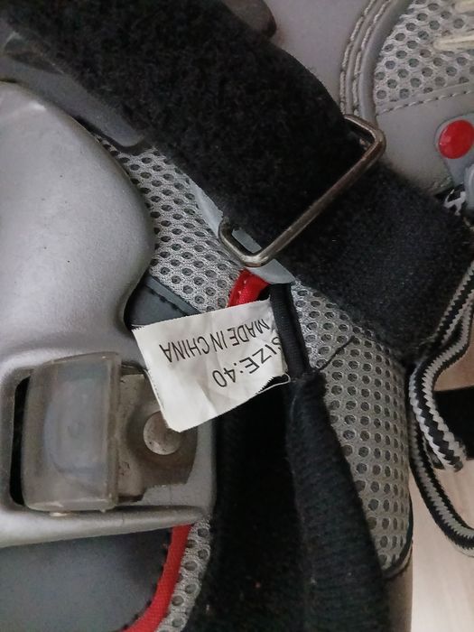 Patine mărime 40 in conditii foarte bune