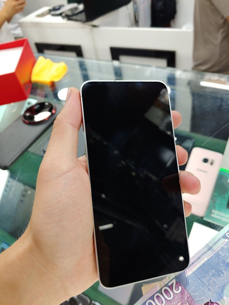 Samsung S24 Plus 12/256 Gb sotiladi