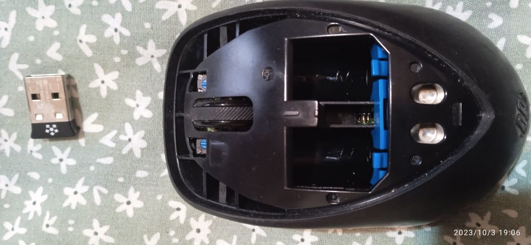 Mouse wireless și bluetooth HP