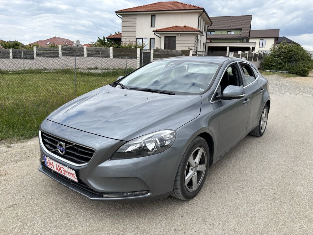 Volvo V40-2014-2.0 diesel-Bord digital
