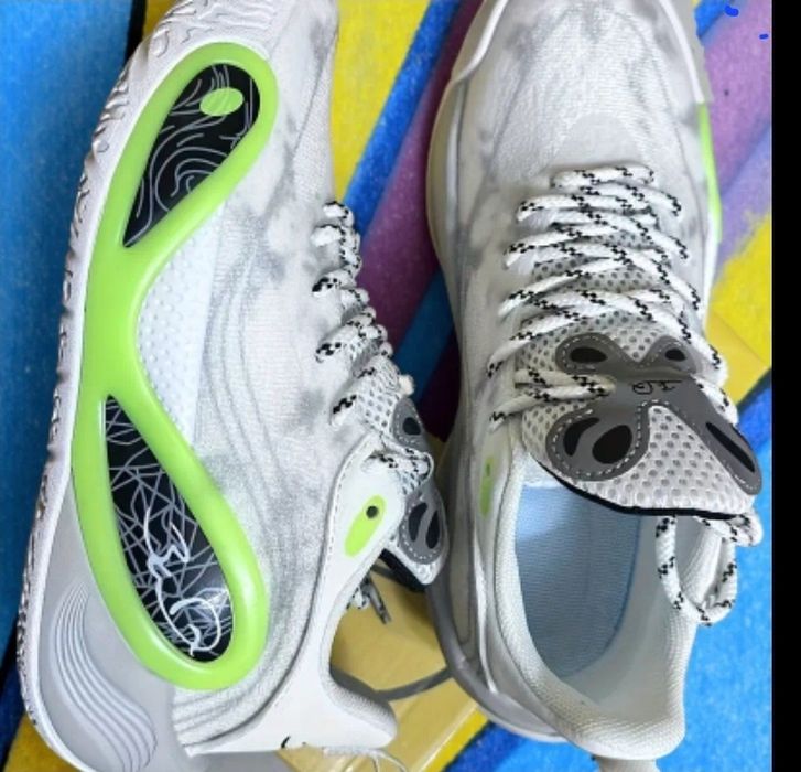 Adidasi wade russell  , marimi 38,5-43,5