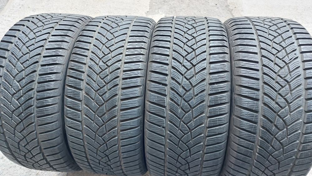Зимни гуми 235/40/18 Goodyear Ultragrip Performance 4 броя