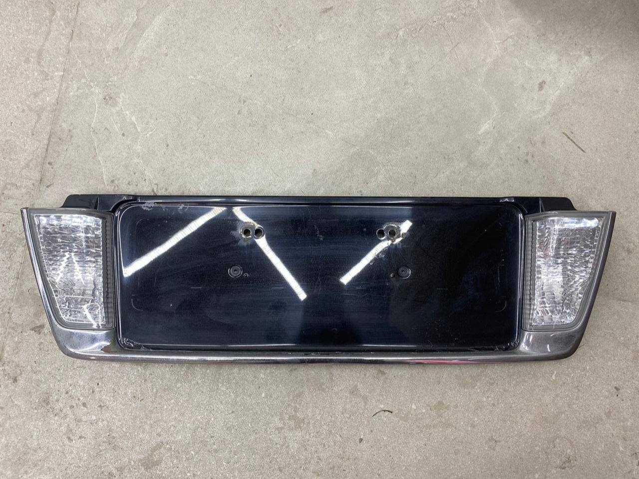 Подномерник задний Lexus LX570 оригинальный Б/У