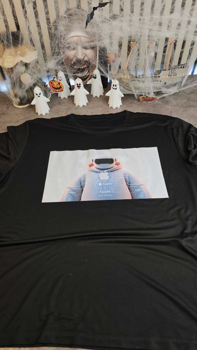 Продается мужская футболка с принтом