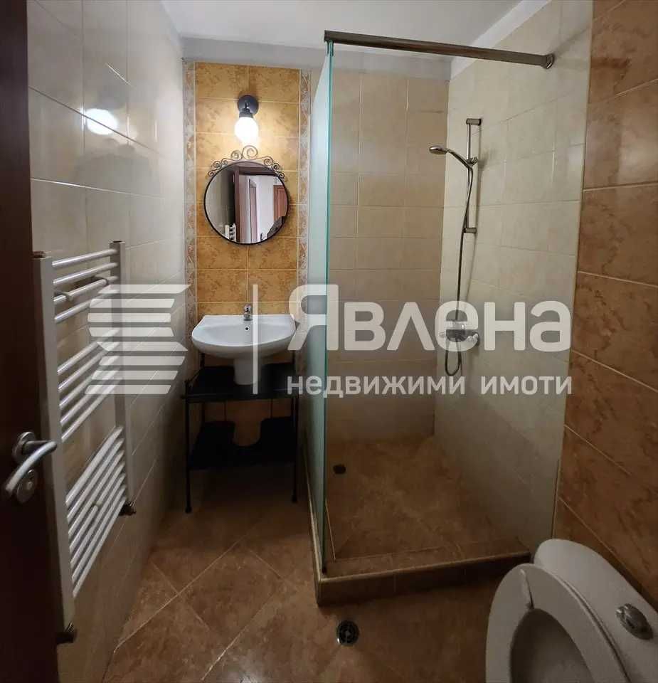 Просторен тристаен мезонет с панорама към планината и града