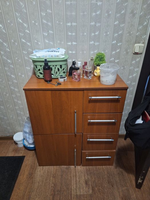 Продам прихожую вместе с комодом