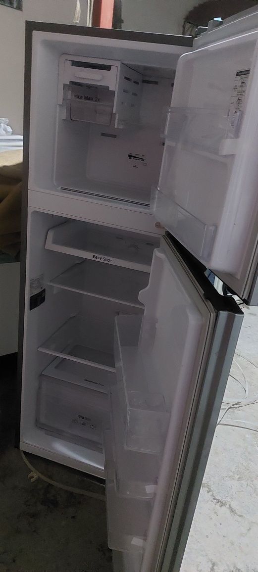 прадается холодильник