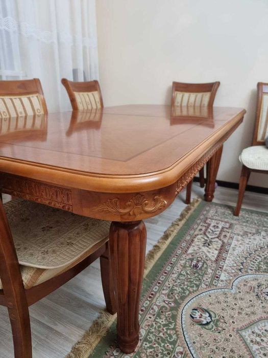 Продам массивный раздвижной стол из натурального дерева (2,0–2,5 м)