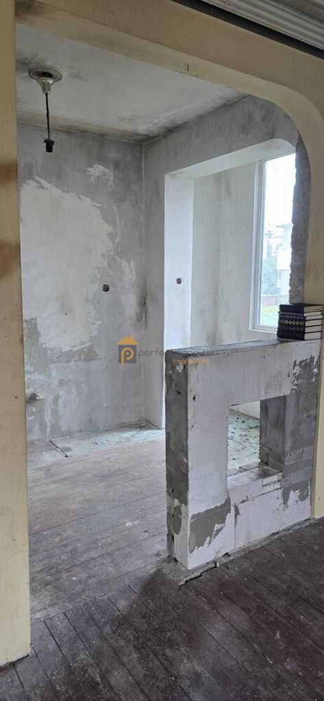 Продава се Тристаен апартамент в Пловдив, Христо Смирненски - 100 кв.м за 1850 €/кв.м - Снимка #6