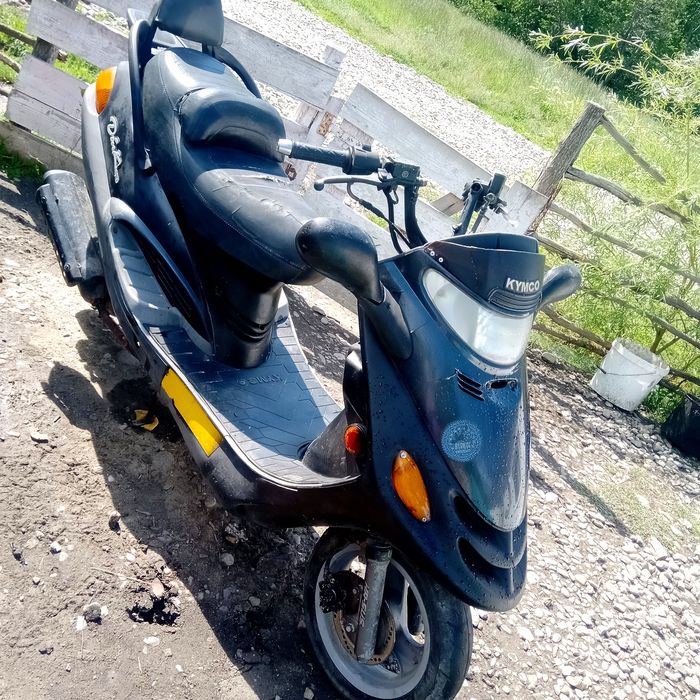 Vând scuter fucțional