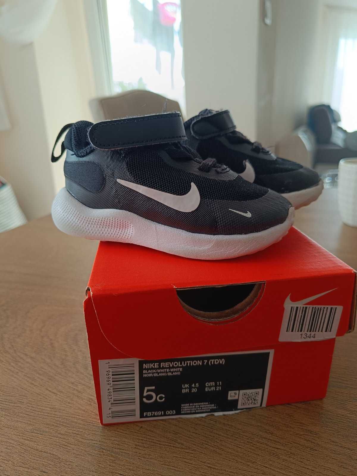 NIKE revolution 7, 21 номер