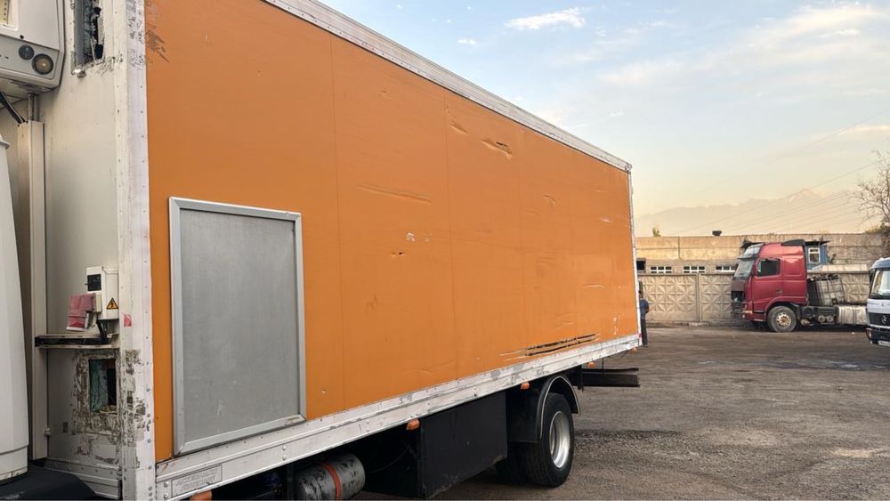 Рефрижератор с холодильником