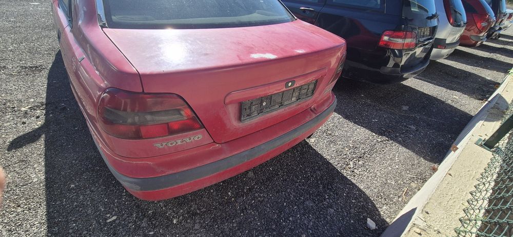 Волво С40 1.6 бензин 105 hp