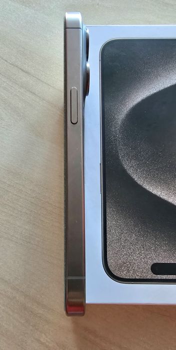 iPhone 15 Pro, 128GB, Natural Titan, в гаранция, перфектно състояние