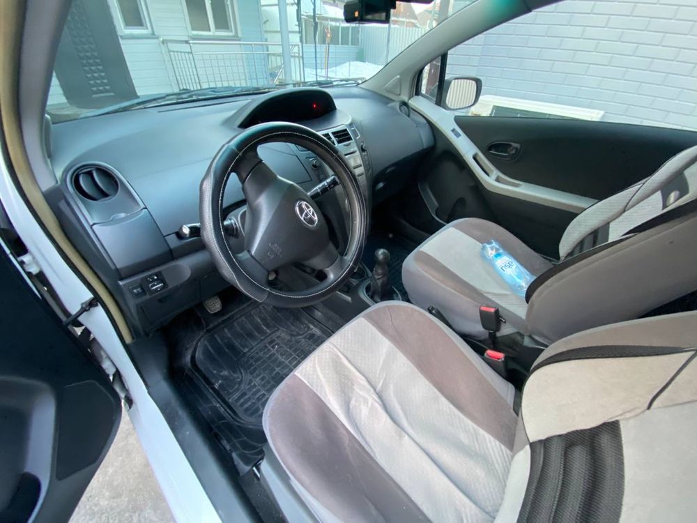 Toyota Yaris миханика растаможена на активном ходу