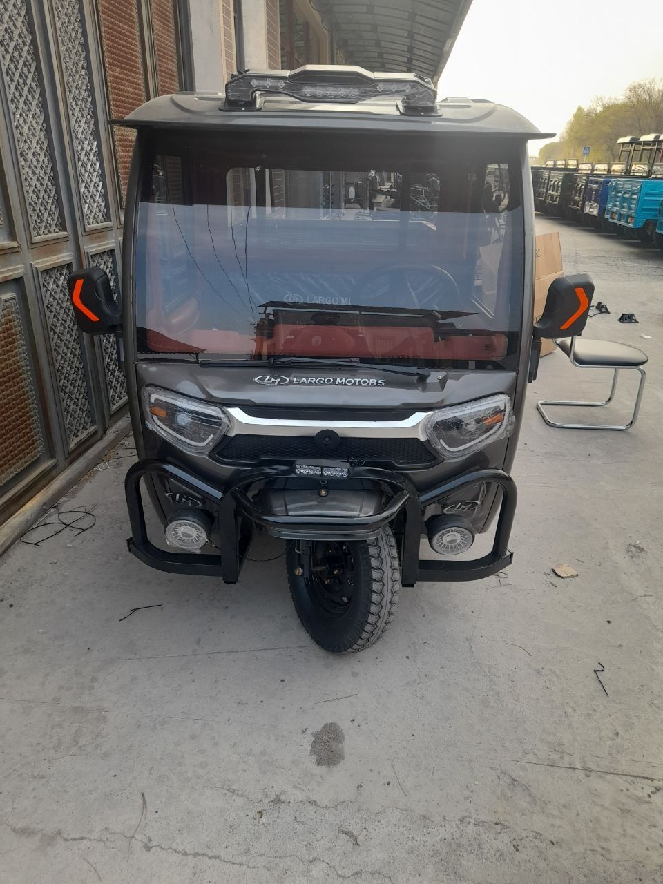 Motoroller sotiladi