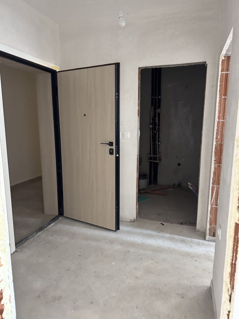 Продава се Двустаен апартамент в Пловдив, Остромила - 65 кв.м за 1339 €/кв.м - Снимка #4