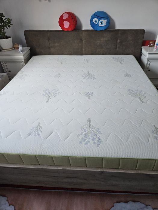 Pat dormitor 200x180 cu saltea