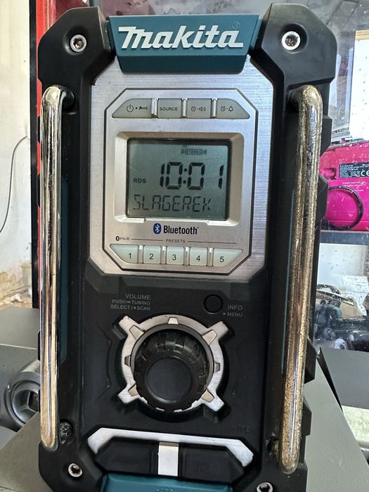 Radio de santier Makita cu bluetooth