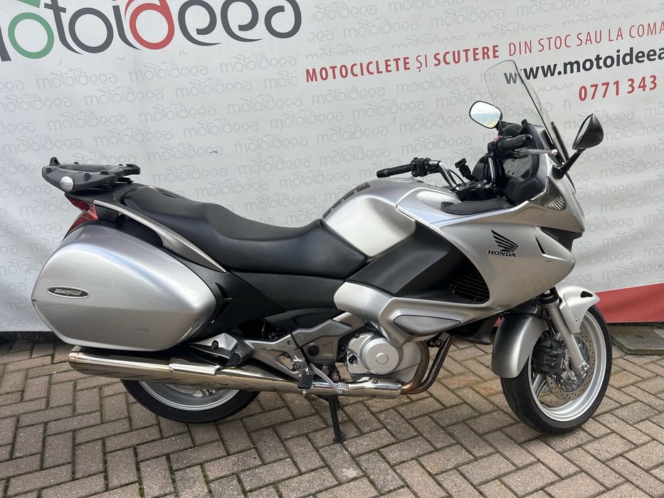 Motoideea HONDA  DEAUVILLE 700 2009 Rate