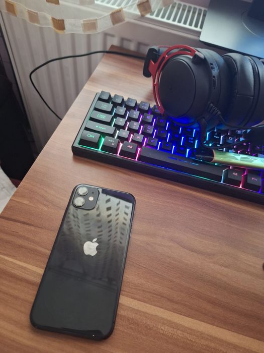 Schimb Iphone 11 cu telefon cu adroid