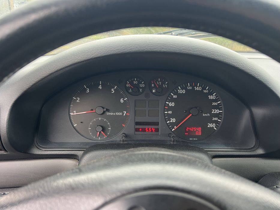 Audi A4 1,8T 150к.с  На Части 1997г Ауди А4
