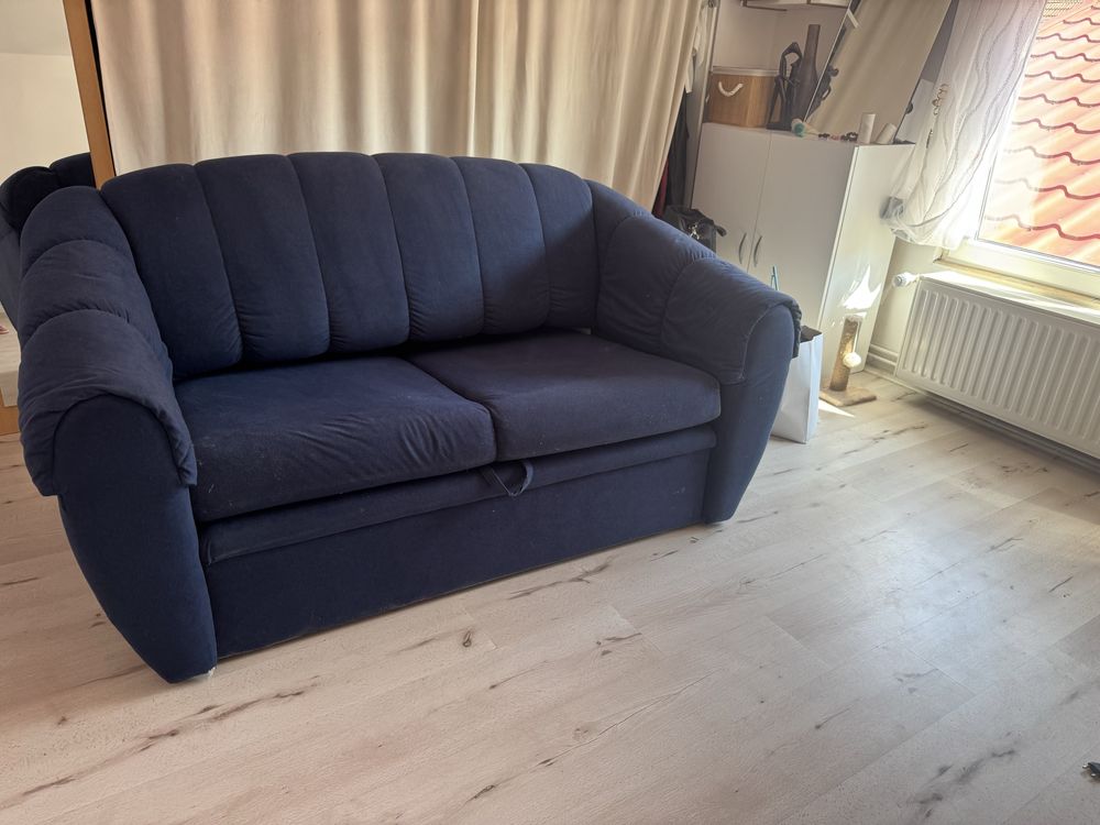 Vand canapea albastra extensibila