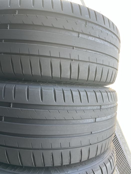 Anvelope 225/45/19 Michelin dot 2022 RFT