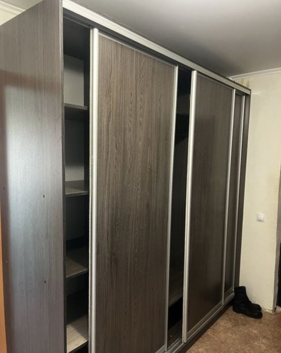 Шкаф купе в хорошем состоянии