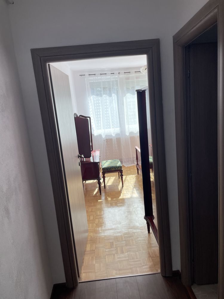 Vand apartament 4 camere in orsova etaj 1 pe faleza