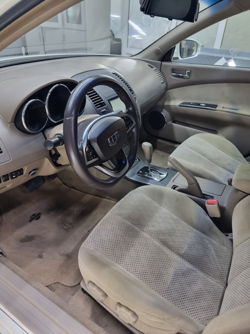 Nissan altima 2007 yil benzin gaz