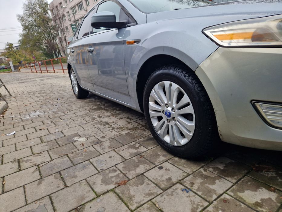 Vând sau schimb Ford Mondeo