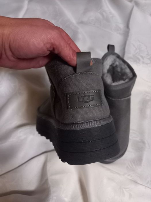 ‼️LICHIDARE STOC 
Ugg
Marime 38
Pret stoc 110 lei