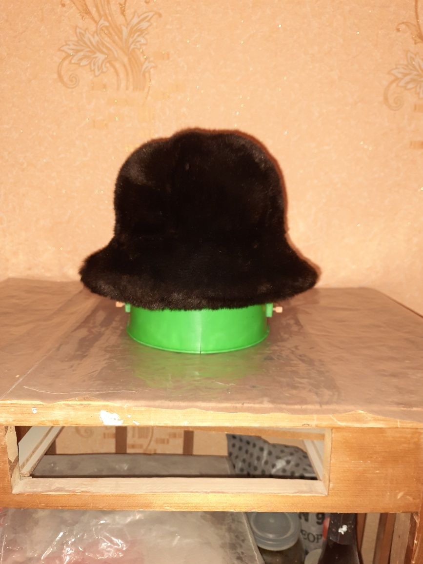 Шляпа женская меховая