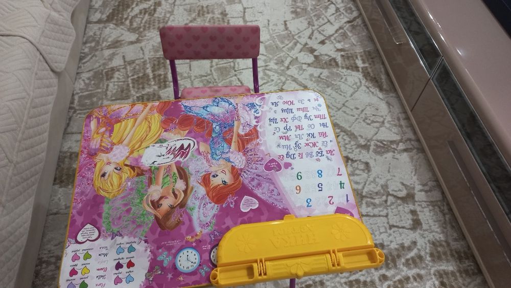 Продам стол и стульчик  детский в хорошем состоянии