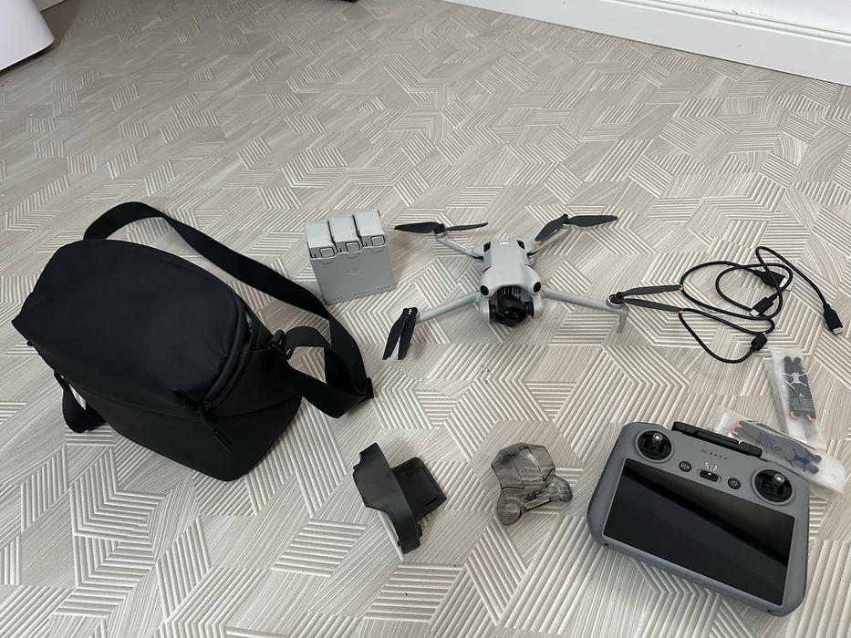 Vand DJI mini 4 PRO fly more combo+controller smart