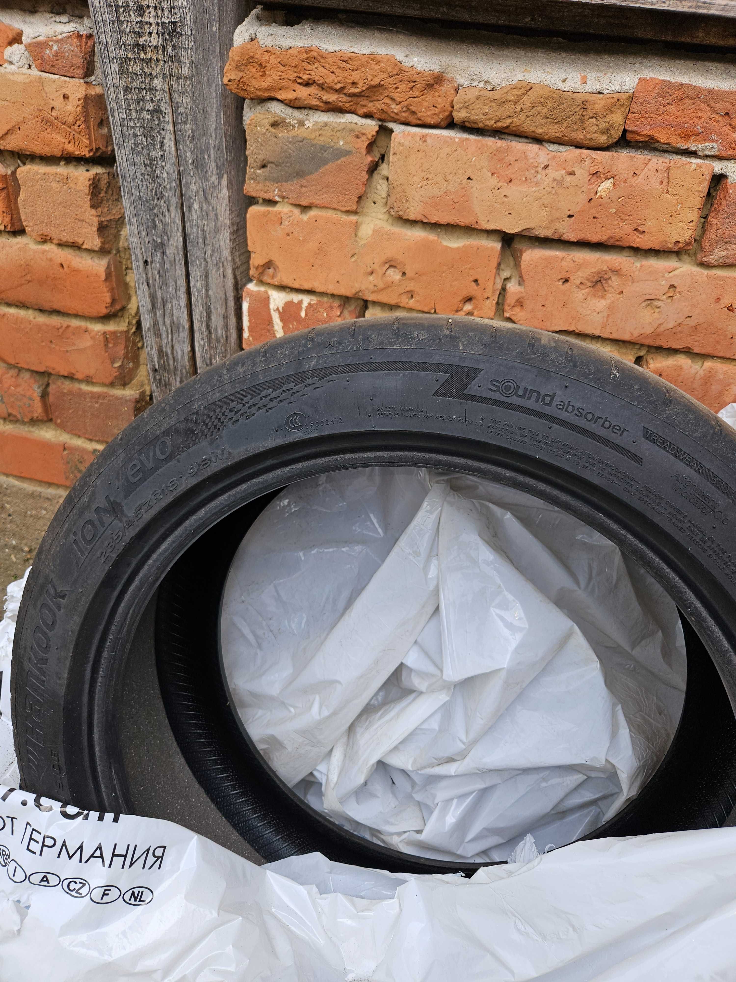 Гуми 235 45 18 Hankook ion evo sound absorber 2 броя. 1 брой 50лв