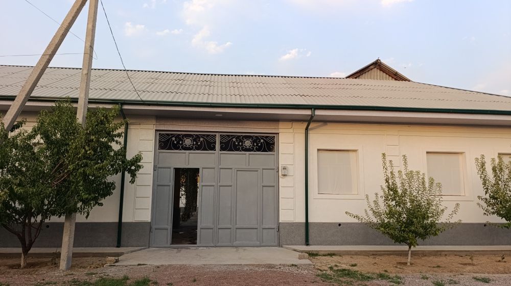 Yangi Honadon Sotiladi Bo'ka Tumanida Beruniy 18 tor kocha